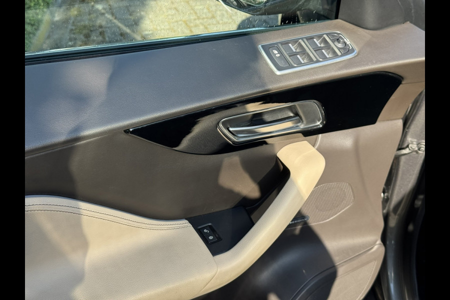Jaguar F-Pace 2.0 Portfolio AWD 25t | Pano, Leder, Navi, Stoel+Stuurverw., Trekh., Carplay/Android | NAP | Dealeronderhouden |