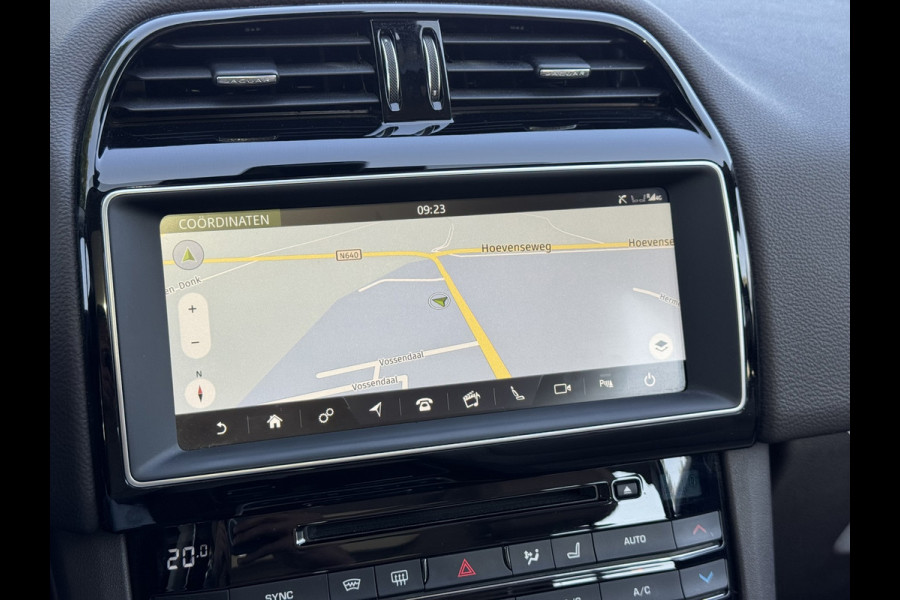 Jaguar F-Pace 2.0 Portfolio AWD 25t | Pano, Leder, Navi, Stoel+Stuurverw., Trekh., Carplay/Android | NAP | Dealeronderhouden |