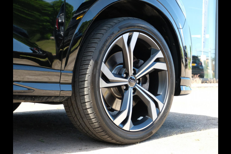 Audi Q3 45 TFSI e S edition 245 PK | Panoramadak | Sonos | Elektrische Klep | Camera | Alcantara bekleding | Stoelverwarming | Dodehoek Sensoren | 20 Inch |