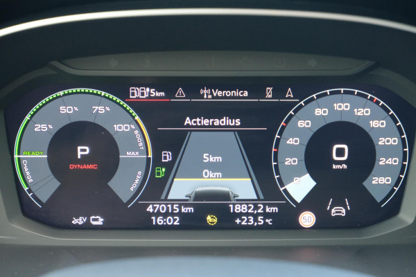 Audi Q3 45 TFSI e S edition 245 PK | Panoramadak | Sonos | Elektrische Klep | Camera | Alcantara bekleding | Stoelverwarming | Dodehoek Sensoren | 20 Inch |