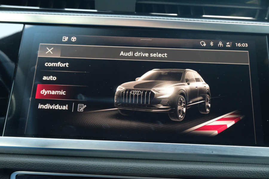 Audi Q3 45 TFSI e S edition 245 PK | Panoramadak | Sonos | Elektrische Klep | Camera | Alcantara bekleding | Stoelverwarming | Dodehoek Sensoren | 20 Inch |
