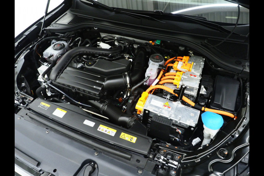 Volkswagen Passat Variant 1.5 eHybrid Elegance | 5 Jaar Garantie | Panoramadak | Leder | Trekhaak | Harman/Kardon | HUD | 360 | Sfeerlicht | Keyless