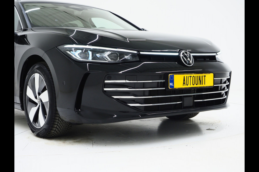 Volkswagen Passat Variant 1.5 eHybrid Elegance | 5 Jaar Garantie | Panoramadak | Leder | Trekhaak | Harman/Kardon | HUD | 360 | Sfeerlicht | Keyless