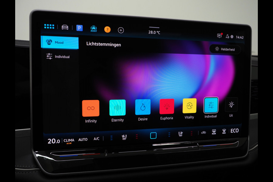 Volkswagen Passat Variant 1.5 eHybrid Elegance | 5 Jaar Garantie | Panoramadak | Leder | Trekhaak | Harman/Kardon | HUD | 360 | Sfeerlicht | Keyless