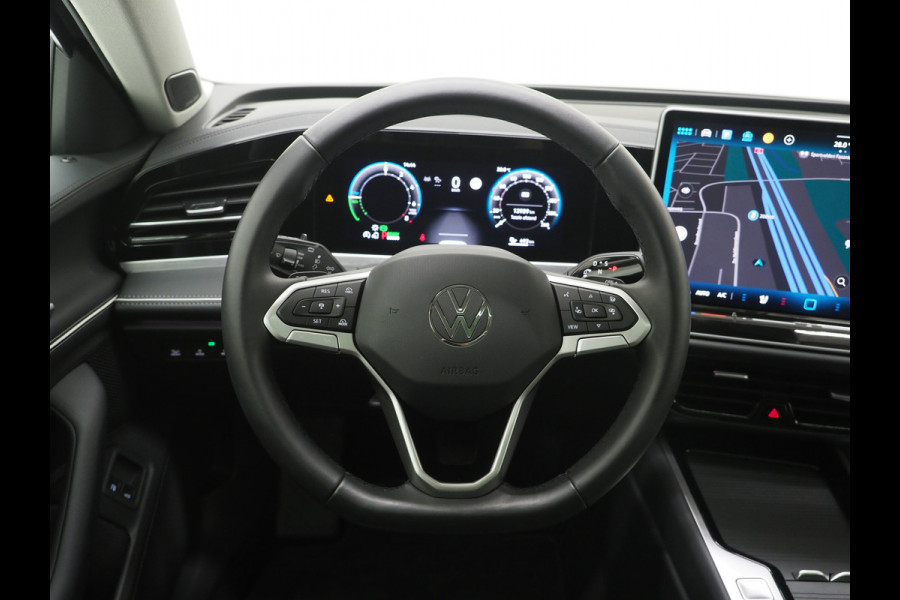 Volkswagen Passat Variant 1.5 eHybrid Elegance | 5 Jaar Garantie | Panoramadak | Leder | Trekhaak | Harman/Kardon | HUD | 360 | Sfeerlicht | Keyless