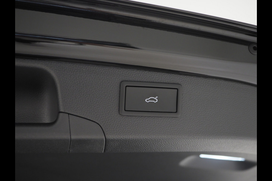 Volkswagen Passat Variant 1.5 eHybrid Elegance | 5 Jaar Garantie | Panoramadak | Leder | Trekhaak | Harman/Kardon | HUD | 360 | Sfeerlicht | Keyless
