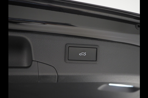 Volkswagen Passat Variant 1.5 eHybrid Elegance | 5 Jaar Garantie | Panoramadak | Leder | Trekhaak | Harman/Kardon | HUD | 360 | Sfeerlicht | Keyless