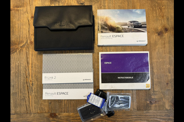 Renault Espace 1.8 TCe Initiale Paris 7p. Automaat Afn.Trekhaak Camera Navi Carplay Cruise PDC V+A Clima Sfeerverlichting