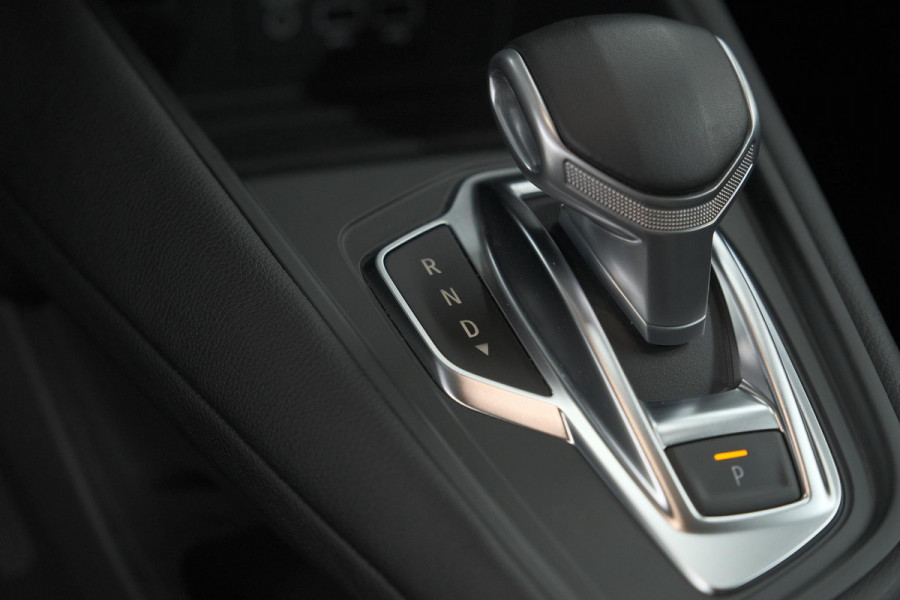 Renault Captur TCe 130 EDC Limited | Trekhaak | Adaptieve Cruise Control | Dodehoekdetectie | Camera