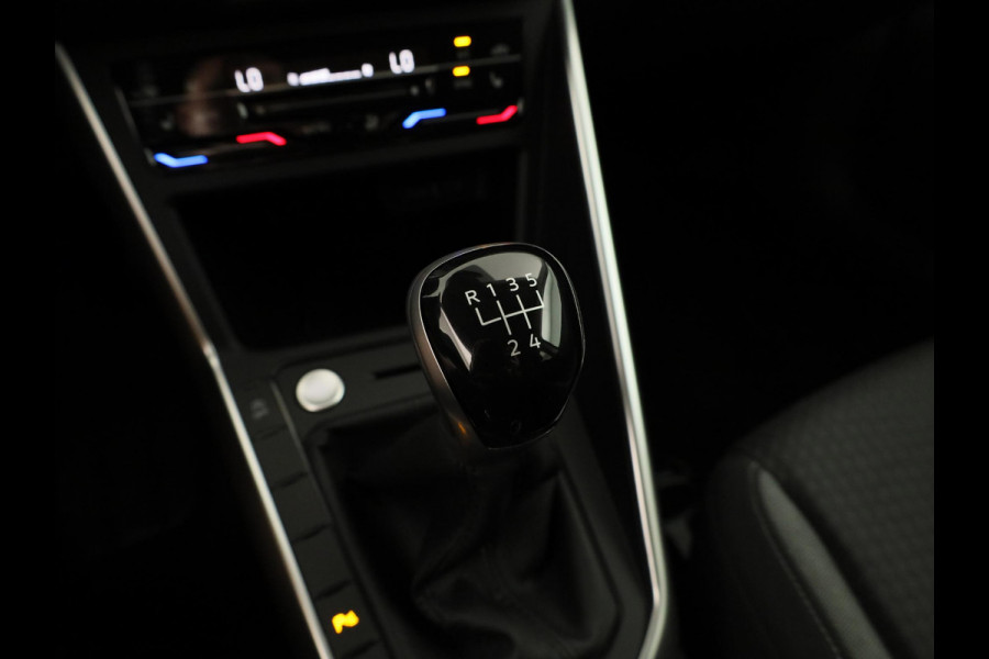 Volkswagen Taigo Life Edition 1.0 95 pk 5 versn. Hand | Climatronic | Trekhaak | Stoelverwarming | Camera |