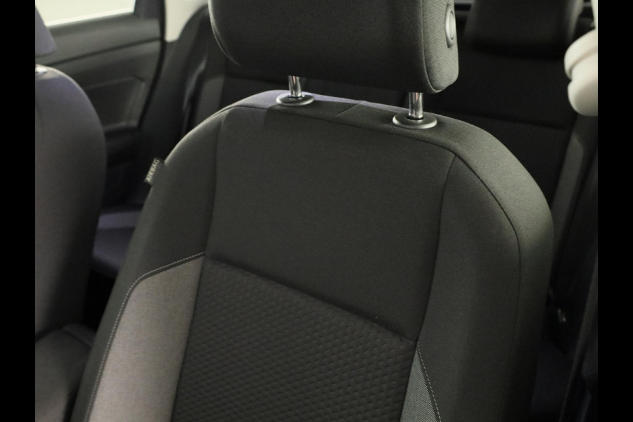 Volkswagen Taigo Life Edition 1.0 95 pk 5 versn. Hand | Climatronic | Trekhaak | Stoelverwarming | Camera |