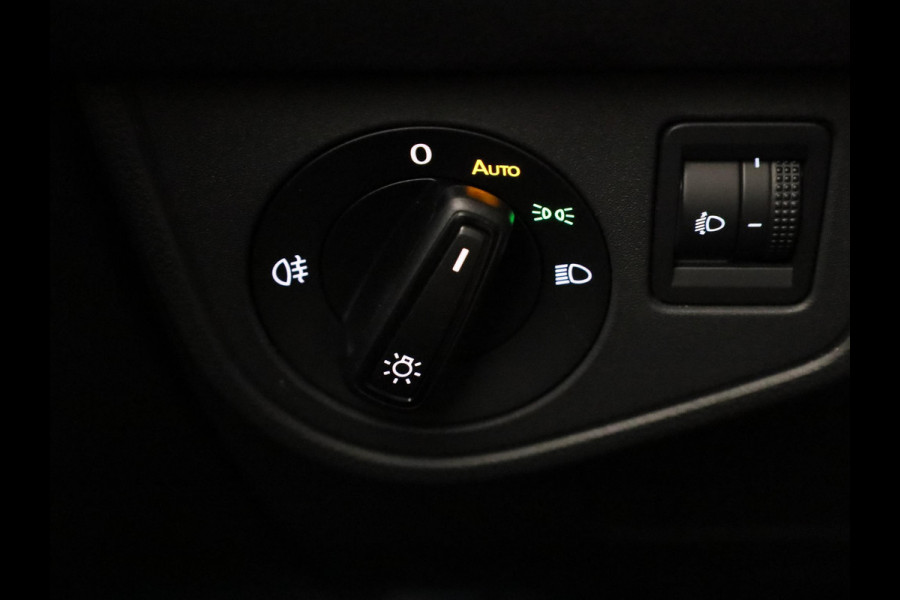 Volkswagen Taigo Life Edition 1.0 95 pk 5 versn. Hand | Climatronic | Trekhaak | Stoelverwarming | Camera |