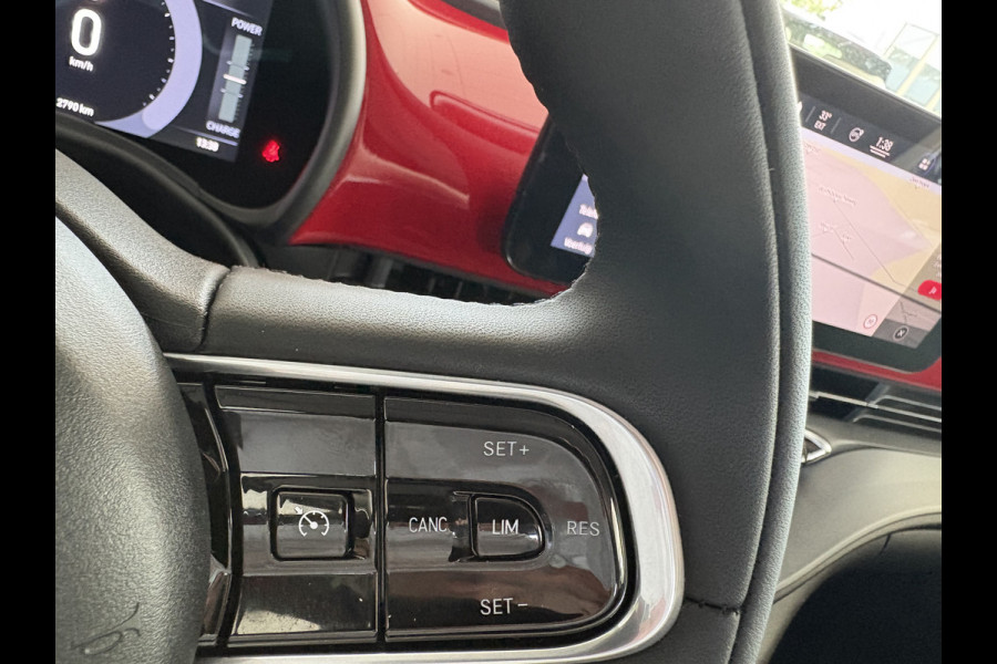 Fiat 500 RED 24 kWh Achteruitrijcamera - Apple carplay - Navigatie - Parkeersensor achter - Draadloze telefoonoplader - Airco - Bluetooth - Cruise control - Keyless start - Radio - Stuur multifunctioneel - Elektrische ramen - Led verlichting - Licht metalen velgen 16 inch