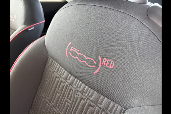 Fiat 500 RED 24 kWh Achteruitrijcamera - Apple carplay - Navigatie - Parkeersensor achter - Draadloze telefoonoplader - Airco - Bluetooth - Cruise control - Keyless start - Radio - Stuur multifunctioneel - Elektrische ramen - Led verlichting - Licht metalen velgen 16 inch