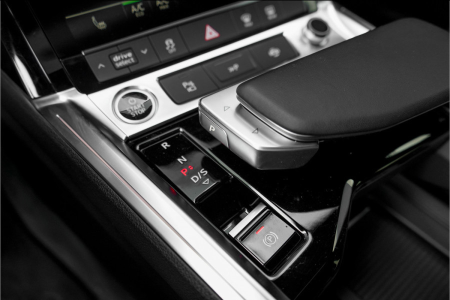 Audi Q8 e-tron 55 Quattro Advanced 115 kWh Pano ACC B&O 21"