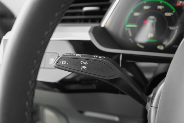 Audi Q8 e-tron 55 Quattro Advanced 115 kWh Pano ACC B&O 21"