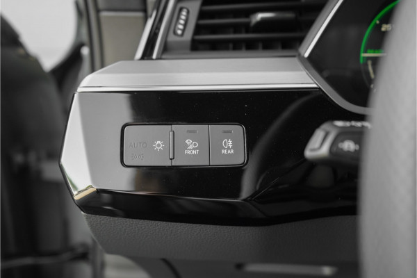 Audi Q8 e-tron 55 Quattro Advanced 115 kWh Pano ACC B&O 21"