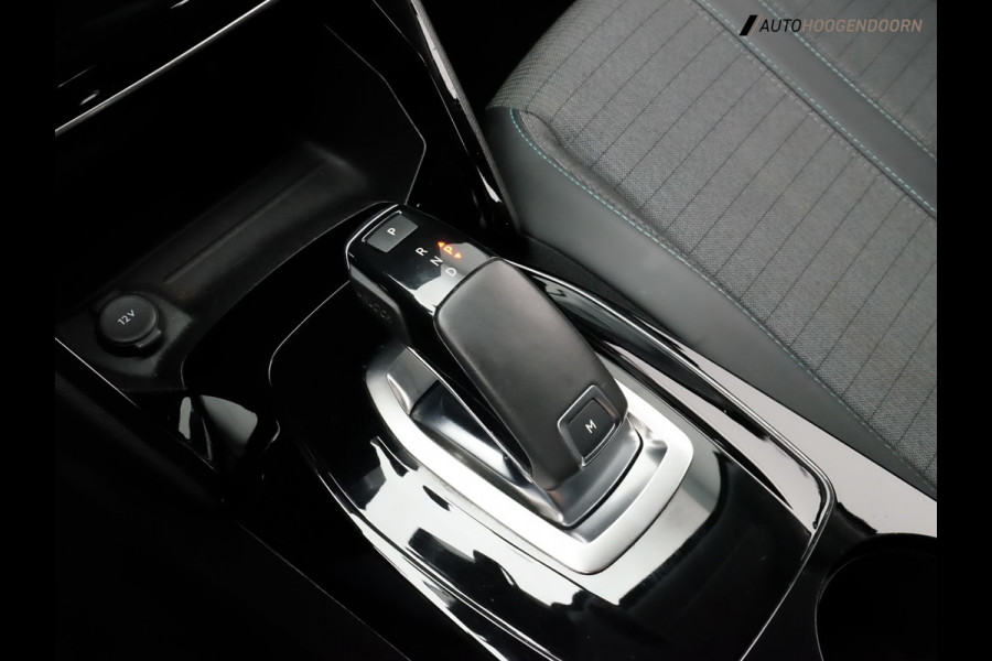 Peugeot 2008 1.2 PureTech Allure (APPLE CARPLAY,LED VERLICHTING,CAMERA,LANE ASSIST,CLIMATE,CRUISE,DIGITAAL DISPLAY,LM-VELGEN)