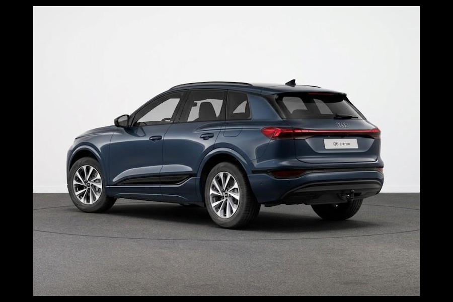 Audi Q6 e-tron Advanced edition e-tron 83 Kwh 252 pk | Trekhaak, mechanisch draaibaar | Warmtewerend glas donker tint | Sportstoel zwart leder-kunstl | Volledig in carrosseriekleur |