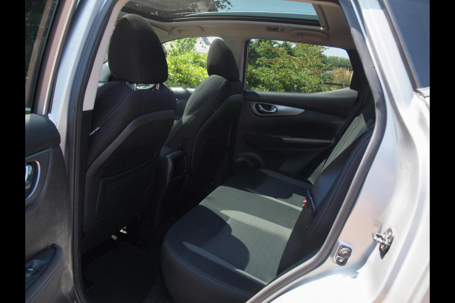Nissan QASHQAI 1.2 N-Connecta | 360 Camera | Trekhaak | Panoramadak | Cruise Control | Navi | NL-Auto |