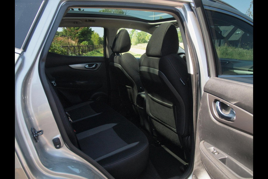 Nissan QASHQAI 1.2 N-Connecta | 360 Camera | Trekhaak | Panoramadak | Cruise Control | Navi | NL-Auto |