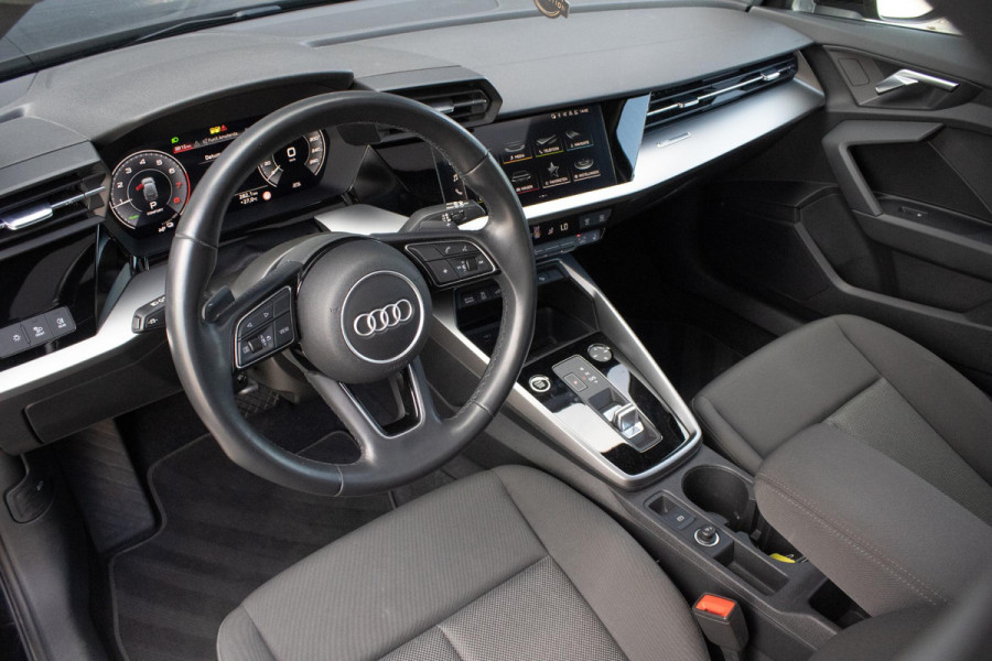 Audi A3 Sportback 40 TFSIe Edition PANO CAMERA PARKEERHULP LED 18 INCH