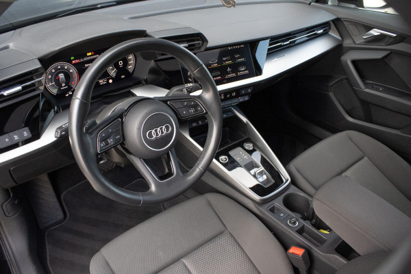 Audi A3 Sportback 40 TFSIe Edition PANO CAMERA PARKEERHULP LED 18 INCH