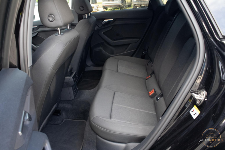 Audi A3 Sportback 40 TFSIe Edition PANO CAMERA PARKEERHULP LED 18 INCH