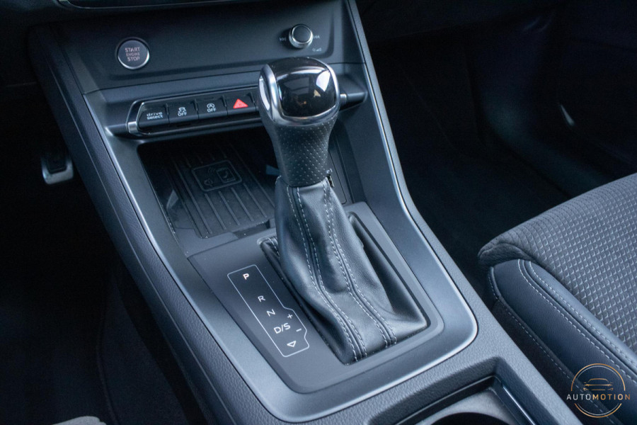 Audi Q3 35 TFSI S Line PANO CAMERA ELEKTRISCHE STOELEN SFEER PARKEERASSISTENT