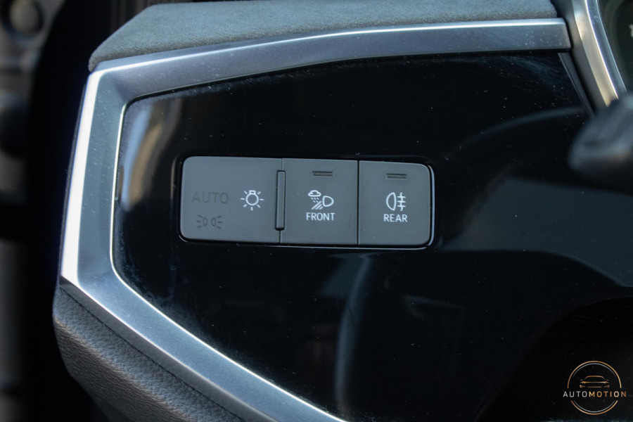 Audi Q3 35 TFSI S Line PANO CAMERA ELEKTRISCHE STOELEN SFEER PARKEERASSISTENT