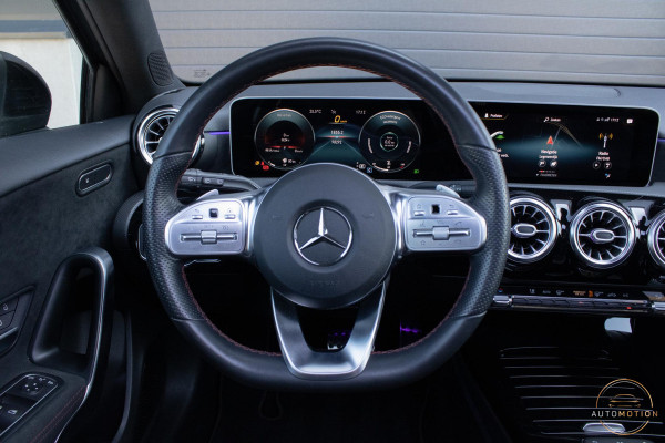 Mercedes-Benz A-Klasse 180 AMG Line PANO DIFFUSSER CAMERA BURMESTER