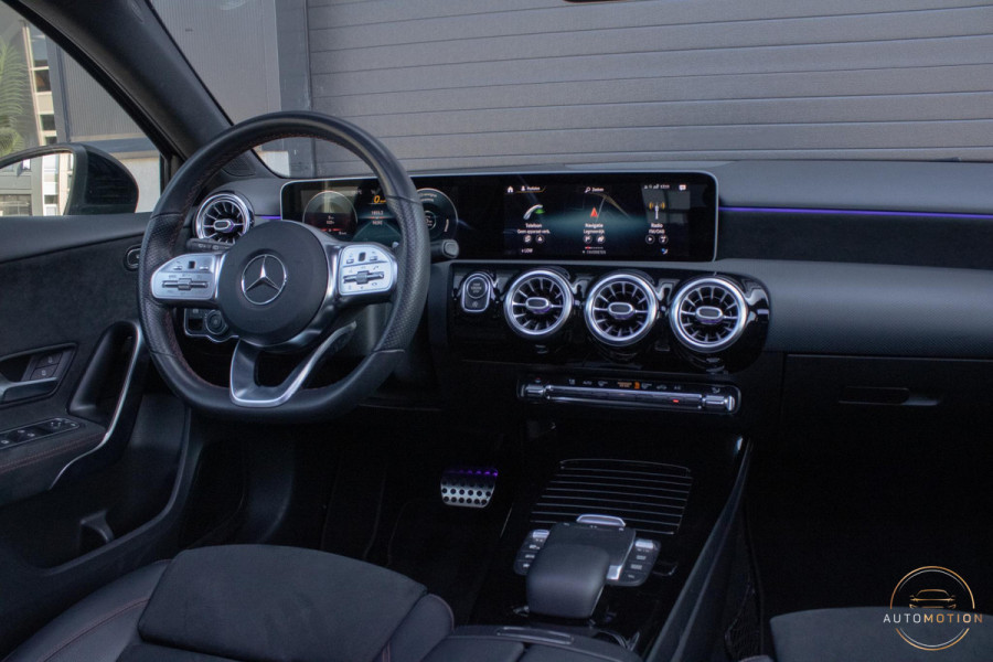 Mercedes-Benz A-Klasse 180 AMG Line PANO DIFFUSSER CAMERA BURMESTER
