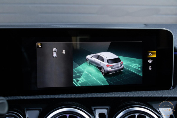 Mercedes-Benz A-Klasse 180 AMG Line PANO DIFFUSSER CAMERA BURMESTER
