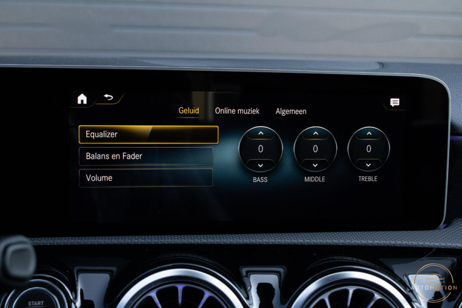 Mercedes-Benz A-Klasse 180 AMG Line PANO DIFFUSSER CAMERA BURMESTER