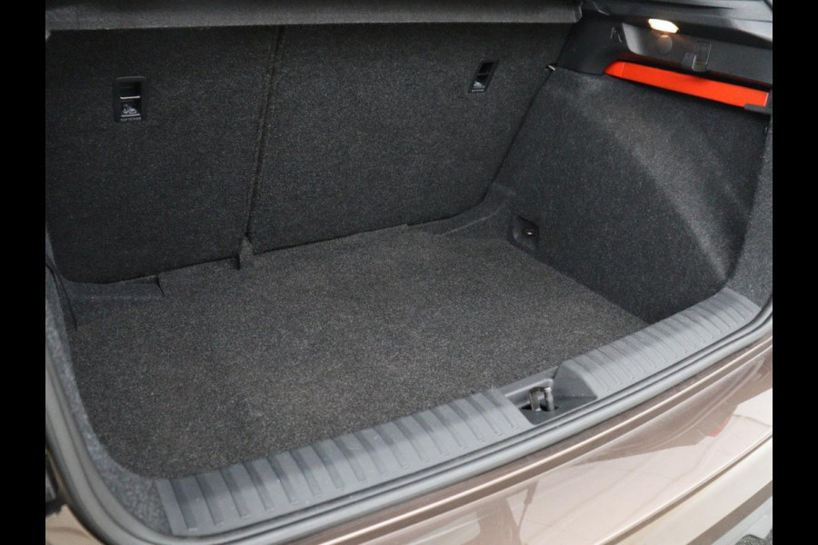 Škoda Kamiq 1.0 TSI Active | Camera | Cruise control | Bluetooth | Carplay | DAB+ | Airco | Full LED
