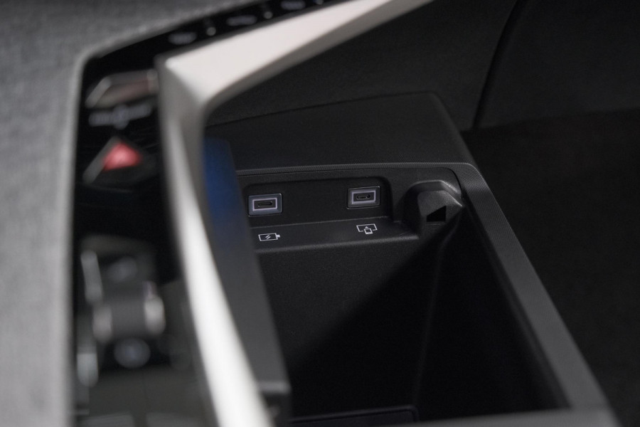 Peugeot 5008 1.2 Hybrid 136 GT 7p | Adaptieve Cruise Control | Camera | Elektrische Kofferklep | Stoelverwarming