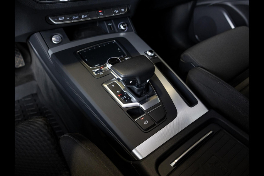 Audi Q5 2.0 TFSI quattro Sport S-Line / 252pk / Apple carplay / Stoelverwarming / Adaptieve cruise control /
