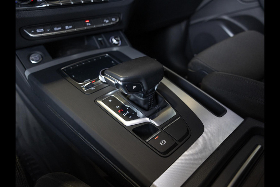 Audi Q5 2.0 TFSI quattro Sport S-Line / 252pk / Apple carplay / Stoelverwarming / Adaptieve cruise control /