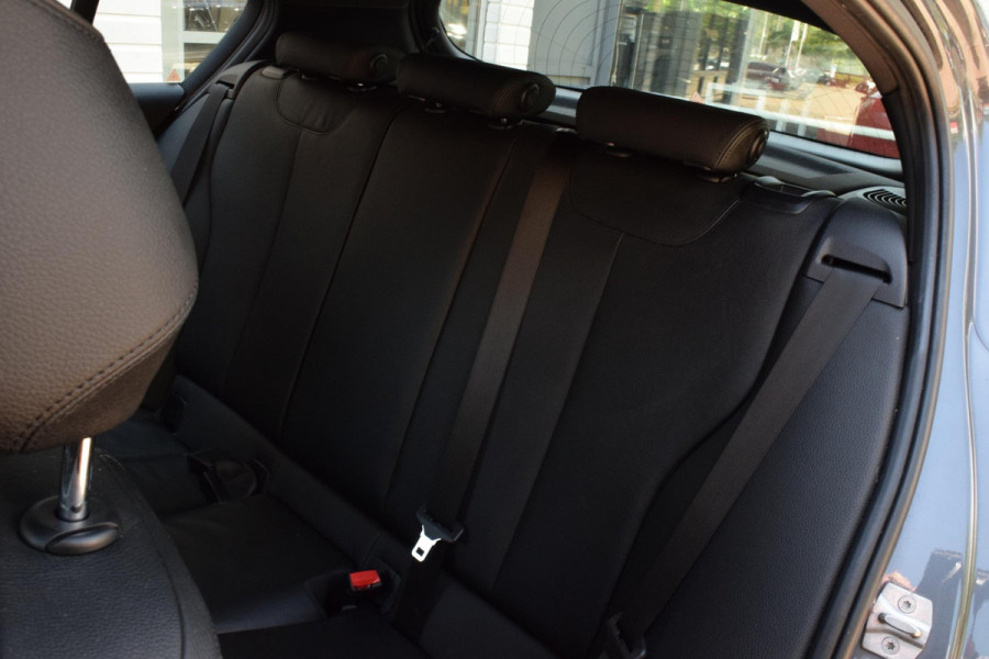 BMW 1-serie 118i M Sport Edition|Dak|Carplay|Leer|Dealero.h.