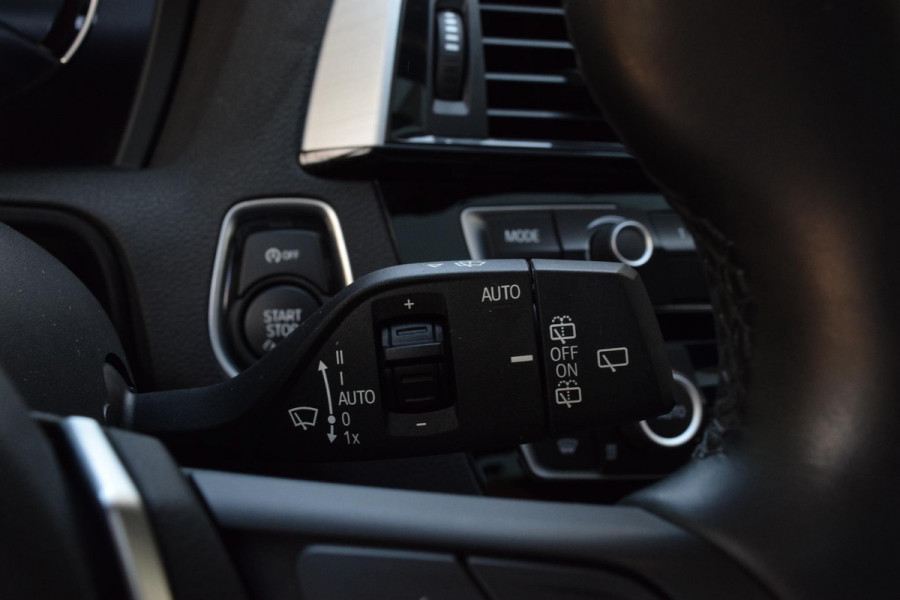 BMW 1-serie 118i M Sport Edition|Dak|Carplay|Leer|Dealero.h.