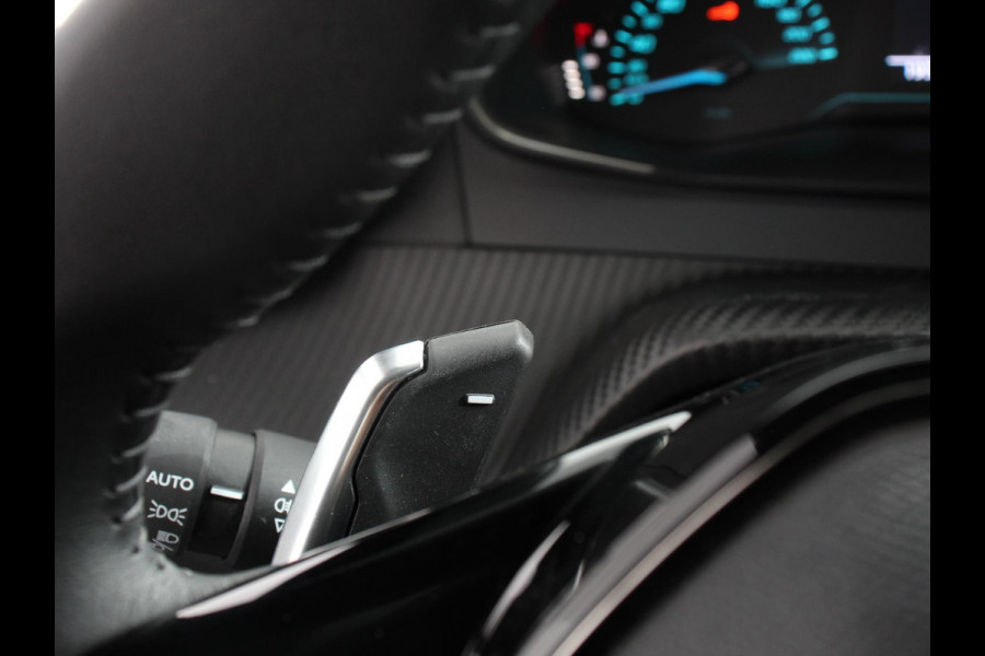 Peugeot 2008 1.2 Hybrid 145 Style Automaat Climate control Cruise control Apple Carplay/ Android Auto led Lichtmetalen velgen Parkeersensoren Camera