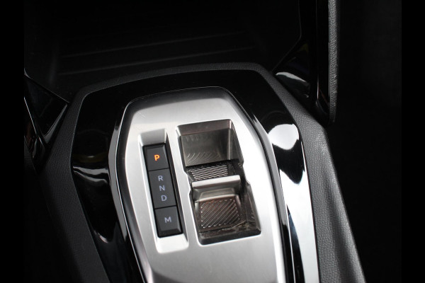 Peugeot 2008 1.2 Hybrid 145 Style Automaat Climate control Cruise control Apple Carplay/ Android Auto led Lichtmetalen velgen Parkeersensoren Camera