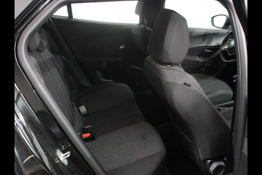 Peugeot 2008 1.2 Hybrid 145 Style Automaat Climate control Cruise control Apple Carplay/ Android Auto led Lichtmetalen velgen Parkeersensoren Camera
