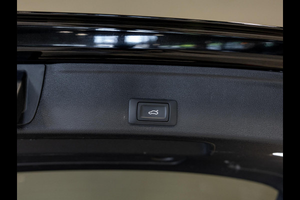 Audi A4 Avant 35 TFSI S edition Competition / 150pk / Stoelverwarming / Apple CarPlay /