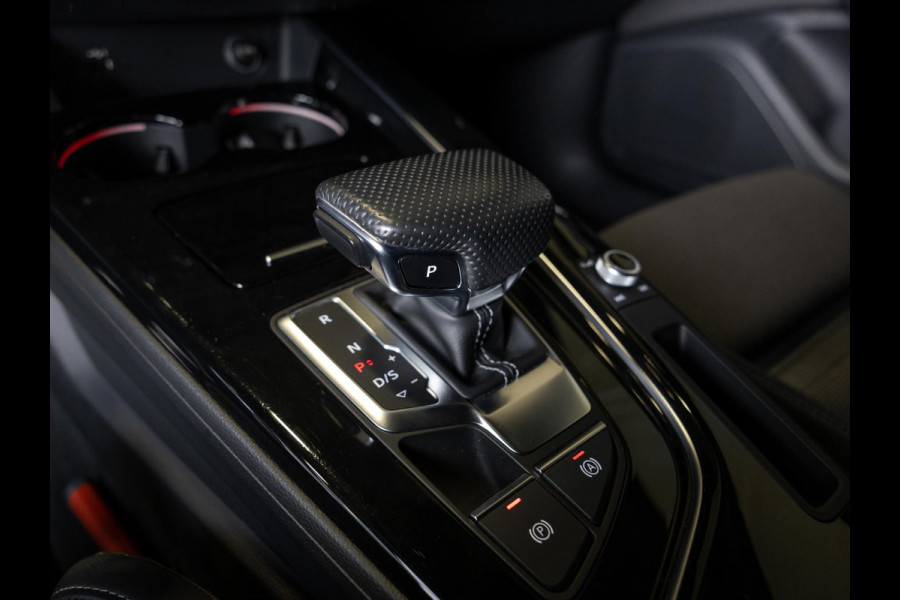 Audi A4 Avant 35 TFSI S edition Competition / 150pk / Stoelverwarming / Apple CarPlay /