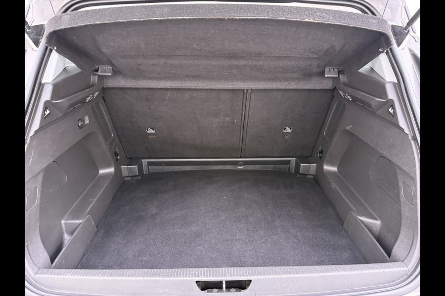 Opel Grandland X 131PK Turbo AGR-Comfort Stoelen Camera Navi Apple Carplay Android Auto Ecc Pdc Business + Lmv Privacy Glas Led Bluetooth Cruise Control Lane Assist Isofix Origineel Nederlandse Auto