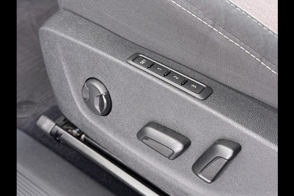 Škoda ENYAQ iV 60 First Edition SOH 92% Adap.Cruise Camera Elek.Stoel+Memory Stoel+Stuurverwarming 3-Zone Ecc Apple Carplay Android Auto Pdc P-Assist Privacy Glas Lmv Led-Matrix Isofix Keyless advanced Bleutooth Rijstrooksensor 1e Eigenaar Dealeronderhouden Origineel Nederlandse Auto
