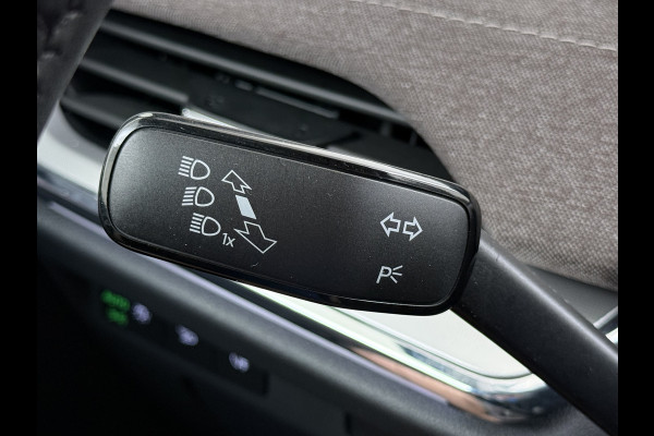 Škoda ENYAQ iV 60 First Edition SOH 92% Adap.Cruise Camera Elek.Stoel+Memory Stoel+Stuurverwarming 3-Zone Ecc Apple Carplay Android Auto Pdc P-Assist Privacy Glas Lmv Led-Matrix Isofix Keyless advanced Bleutooth Rijstrooksensor 1e Eigenaar Dealeronderhouden Origineel Nederlandse Auto