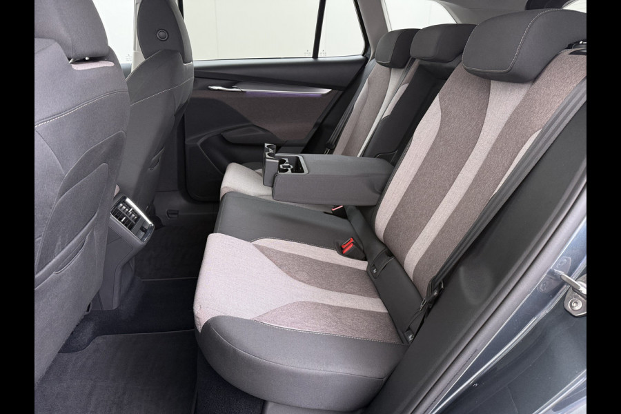 Škoda ENYAQ iV 60 First Edition SOH 92% Adap.Cruise Camera Elek.Stoel+Memory Stoel+Stuurverwarming 3-Zone Ecc Apple Carplay Android Auto Pdc P-Assist Privacy Glas Lmv Led-Matrix Isofix Keyless advanced Bleutooth Rijstrooksensor 1e Eigenaar Dealeronderhouden Origineel Nederlandse Auto