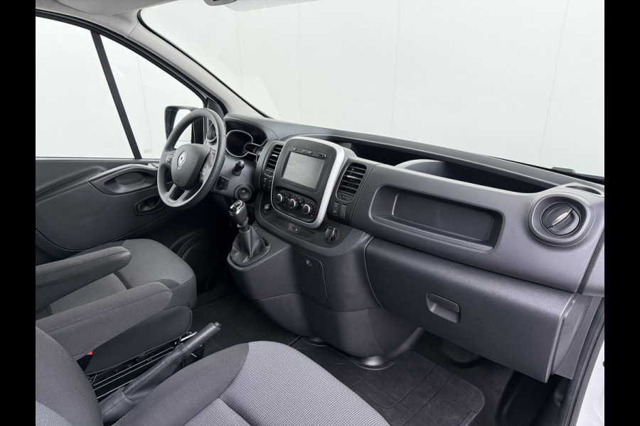 Renault Trafic 2.0dCi 120PK T29 L1H1 Trekhaak Airco Navi Euro 6 Cruise Control Bluetooth Pdc Betonplex Vloer Wandbetimmering Schuifdeur 2.000KG Trekgewicht 1e Eigenaar Origineel Nederlandse Auto